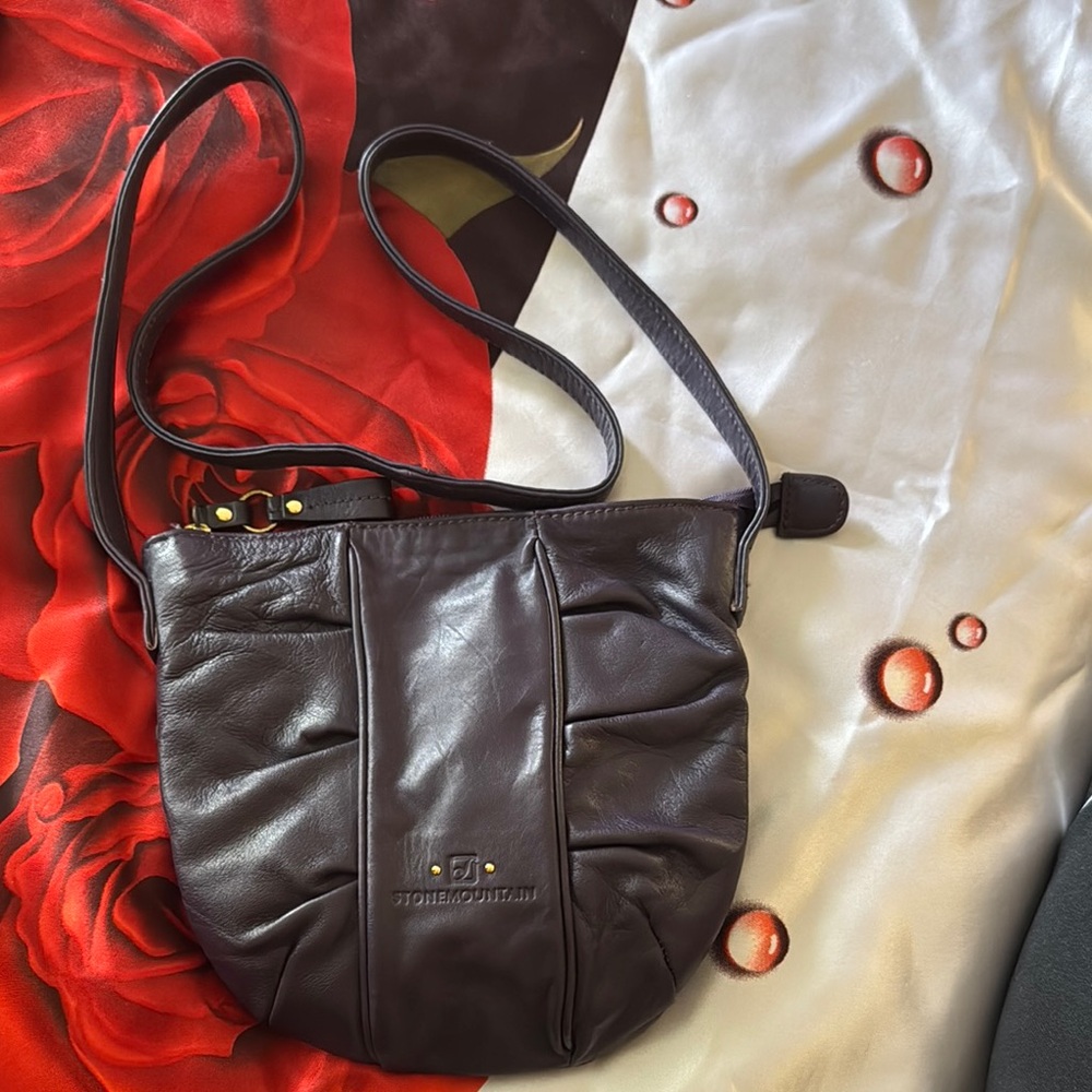 Stone Mountain Accessories Black Leather Crossbody Bag